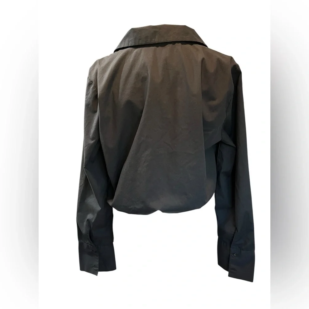 Abercrombie and Fitch Woman’s Collared V-Neck Long Sleeve Crop Top - Medium - Picture 4 of 7